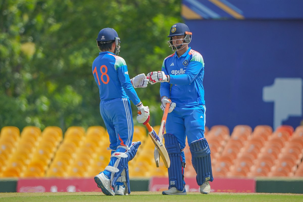 BCCI's tweet photo. A partnership of 1️⃣3️⃣2️⃣(53) 🔥
1️⃣5️⃣ Fours and 9️⃣ Sixes 🤯

Pure brilliance from Vaibhav Sooryavanshi and Priyansh Arya in the Final 💪

Updates ▶️ https://t.co/CnmyVyoyjy

#SLAvINDA | #TriNationSeries https://t.co/147xU96V5Z