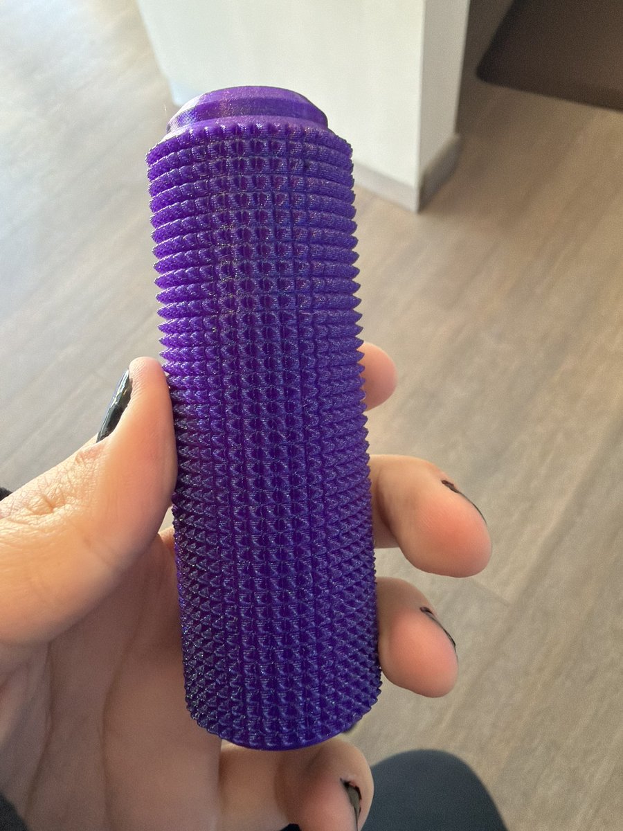 natverano's tweet photo. it if i was a pop star and i was on tour my microphone would have this ouchie fidget around it like do u see my vision https://t.co/V7sCx8pwyy