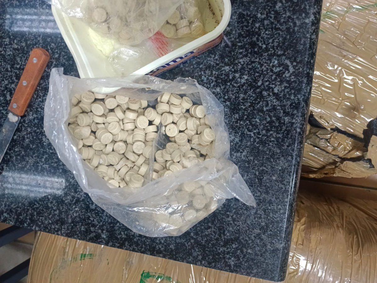 TheTruthPanther's tweet photo. Female Suspect Nabbed By JMPD TRT with Drugs Worth Over R3 Million in Naturena While Attempting to Flush Drugs Down the Toilet

While conducting an intelligence-driven operation in Naturena, law enforcement officers intercepted suspected drug activity and acted on information received at the scene. The operation led officers to a nearby property believed to be linked to the alleged drug activity, resulting in a swift response by the team.

Following up on the information, officers traced the alleged source of the drugs to a house in the area. Tactical Response Unit (TRU) officers moved in on the property as part of the operation. During the intervention, a female suspect allegedly attempted to flee from the scene as officers closed in.

Police said the woman also allegedly tried to destroy suspected drugs by flushing them down a toilet. Despite the attempt, officers were able to recover a significant quantity of suspected drugs from the property during the search and seizure operation.

Drugs with an estimated street value of more than R3 million were recovered during the operation. Authorities said the successful intervention demonstrated their commitment to pursuing drug-related crime and targeting those involved in criminal activities wherever they operate.
