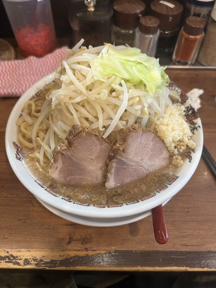 noir_2344's tweet photo. たまにはこういうカロリー爆弾食うのも悪くない https://t.co/oE1MEsBcrj