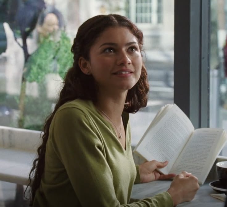 MiaLuanda71326's tweet photo. Zendaya is honestly having a once-in-a-generation streak right now.
#Zendaya #IconEra #Hollywood #OnAnotherLevel https://t.co/BilzHK60Om
