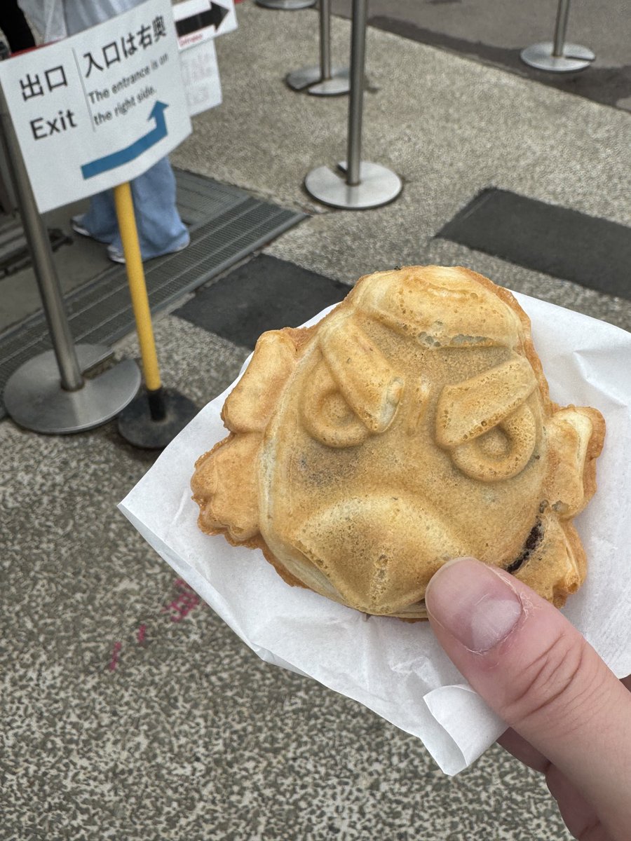 CossyZombie's tweet photo. イヨシコーラ飲んで、天狗焼きと天狗ドック食べたので帰ります！
天狗焼きはなんか皮が柔らかくなった？？ https://t.co/wdK0kAhRl9