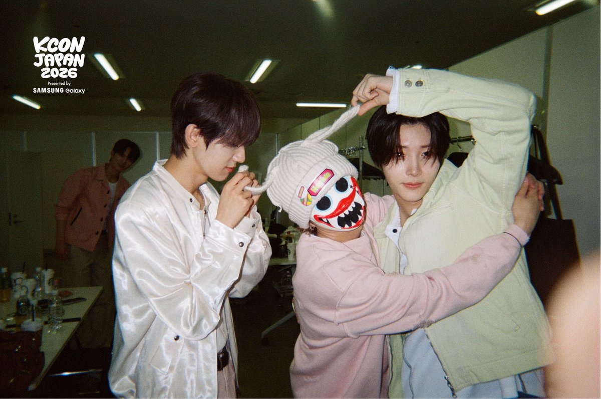 kconjapan's tweet photo. [#KCONJAPAN2026] Behind the Scene: Film Camera by #hrtzwav

photo by. @hrtzwav

-
KCON JAPAN 2026
MAY 8-10
Makuhari Messe

Let's #KCON https://t.co/zDnuq7efYT