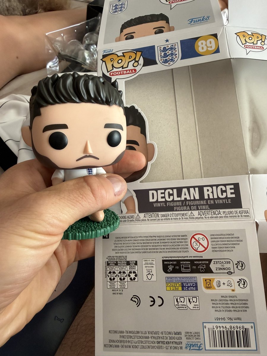 gaztap10's tweet photo. @_DeclanRice Father’s Day gift!! Get in!! Could only be the worlds best midfielder on Father’s Day https://t.co/5cYz8VVeMP