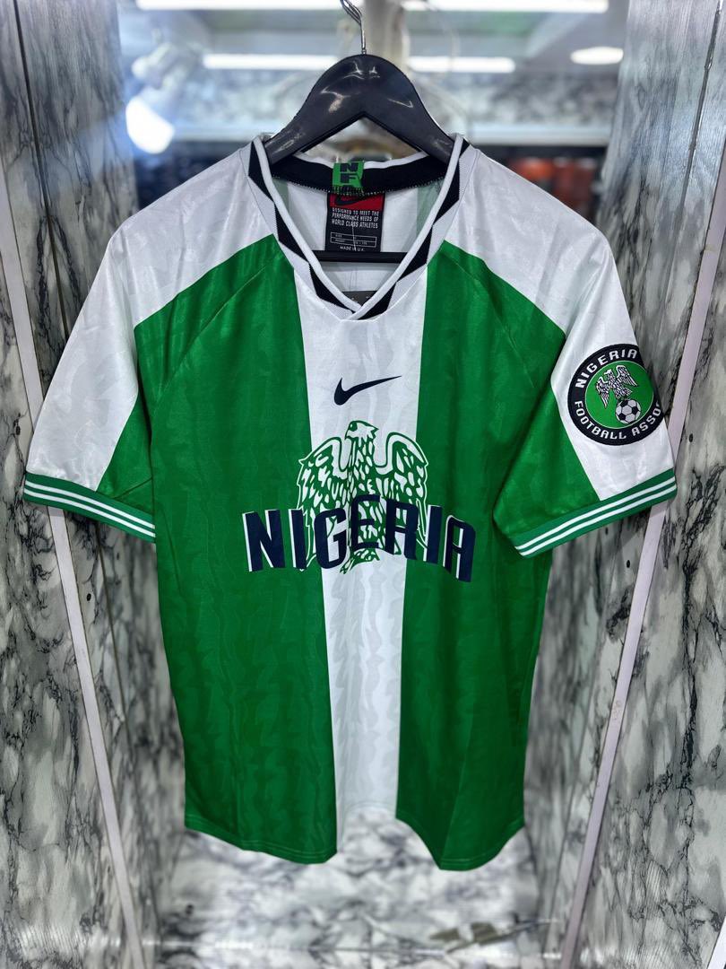 DeeLuxFit's tweet photo. Nigeria Retro Football Jersey dope as seen!📸❤️

Available L - 3XL
🏷️ 25,000|bit negotiable. ✅

🇳🇬 Legends wore it. Now it’s your turn. 🔥 https://t.co/LPbRg2h7Vf
