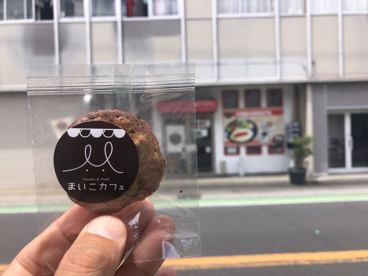 NDnNewSPvc0jZKw's tweet photo. 今月いっぱいでお店を閉められる
上尾市柏座
#まいこカフェ さん

滝ハムさんのポストで知って
ところがずっと忘れてしまっていた

けど思い出せて良かった
今日で3度目

今日は
緑のオムライス
と
ブルーベリーチーズケーキ

また、別のスタイルで続けるとのこと
改めてその時は

ご馳走様でした😋 https://t.co/VWLvKNPTPL