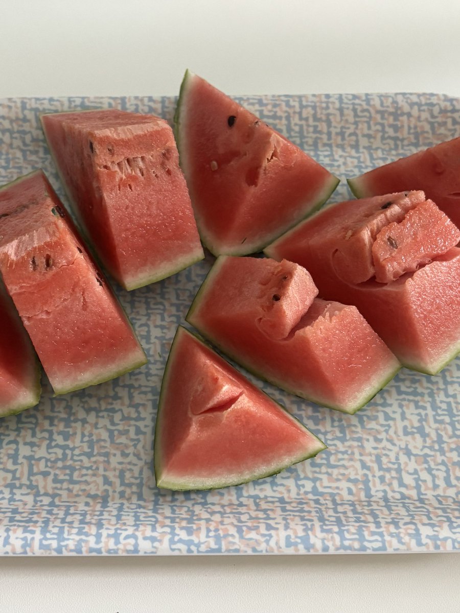 abfromyz's tweet photo. 늦은 불닭냉면과 수박 🍉 https://t.co/A6CUTGSJWC