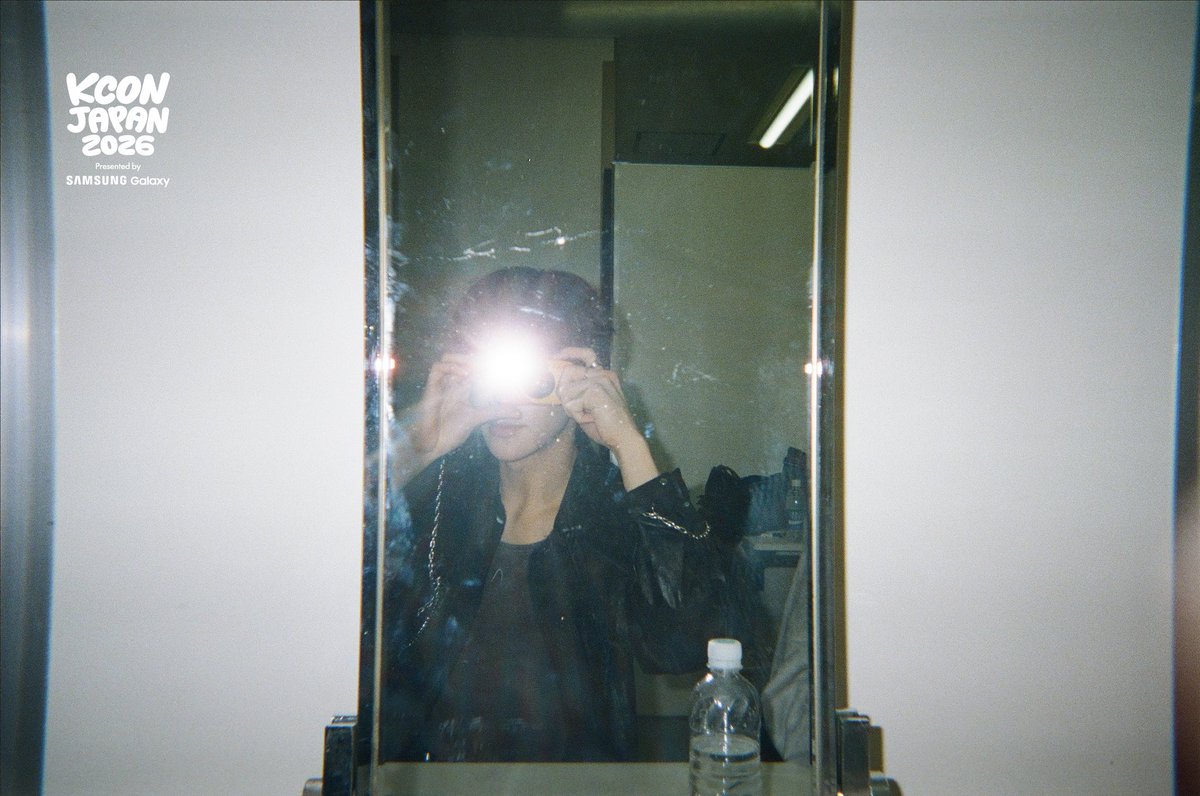 kconjapan's tweet photo. [#KCONJAPAN2026] Behind the Scene: Film Camera by #KEYVITUP

photo by. @KEYVITUP_inkode

-
KCON JAPAN 2026
MAY 8-10
Makuhari Messe

Let's #KCON https://t.co/QLdNlU3rKD