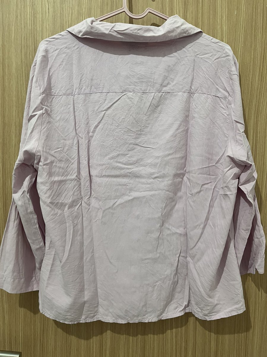 polipoliika's tweet photo. Kemeja pink 
LD 110 cm 
Panjang 60 cm 
Harga: 30k https://t.co/AWgexqqOSM