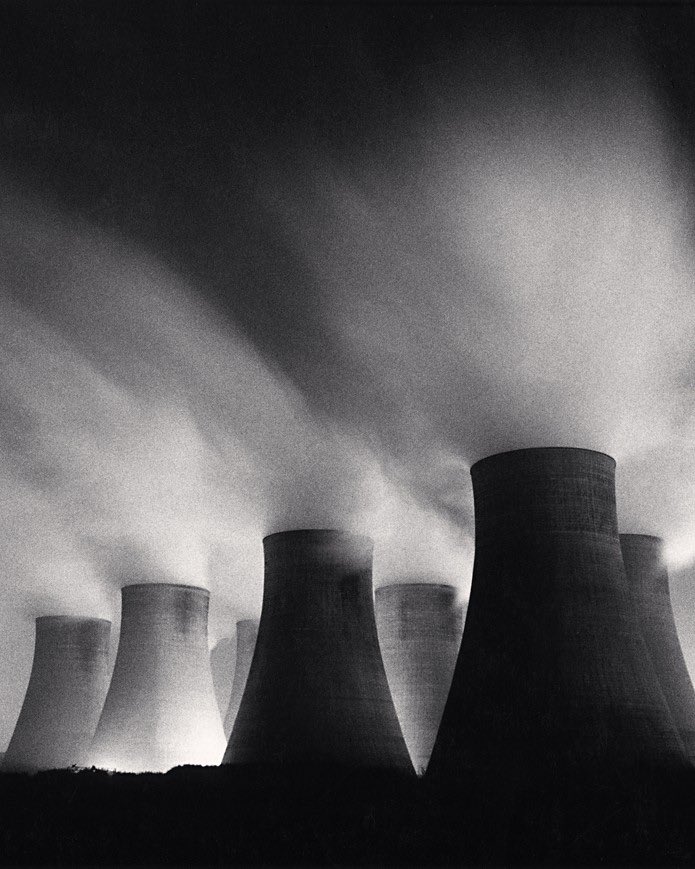 C20Society's tweet photo. ☀️ Happy Summer Solstice from Stonehenge and Ratcliffe-on-Soar.

Neolithic megaliths and their modernist counterpoints looming over the surrounding landscape, as captured by two of the great photographers of the 20th century.

• Stonehenge, 1947 by Bill Brandt
• Ratcliffe-on-Soar Power Station, 1984 by Michael Kenna