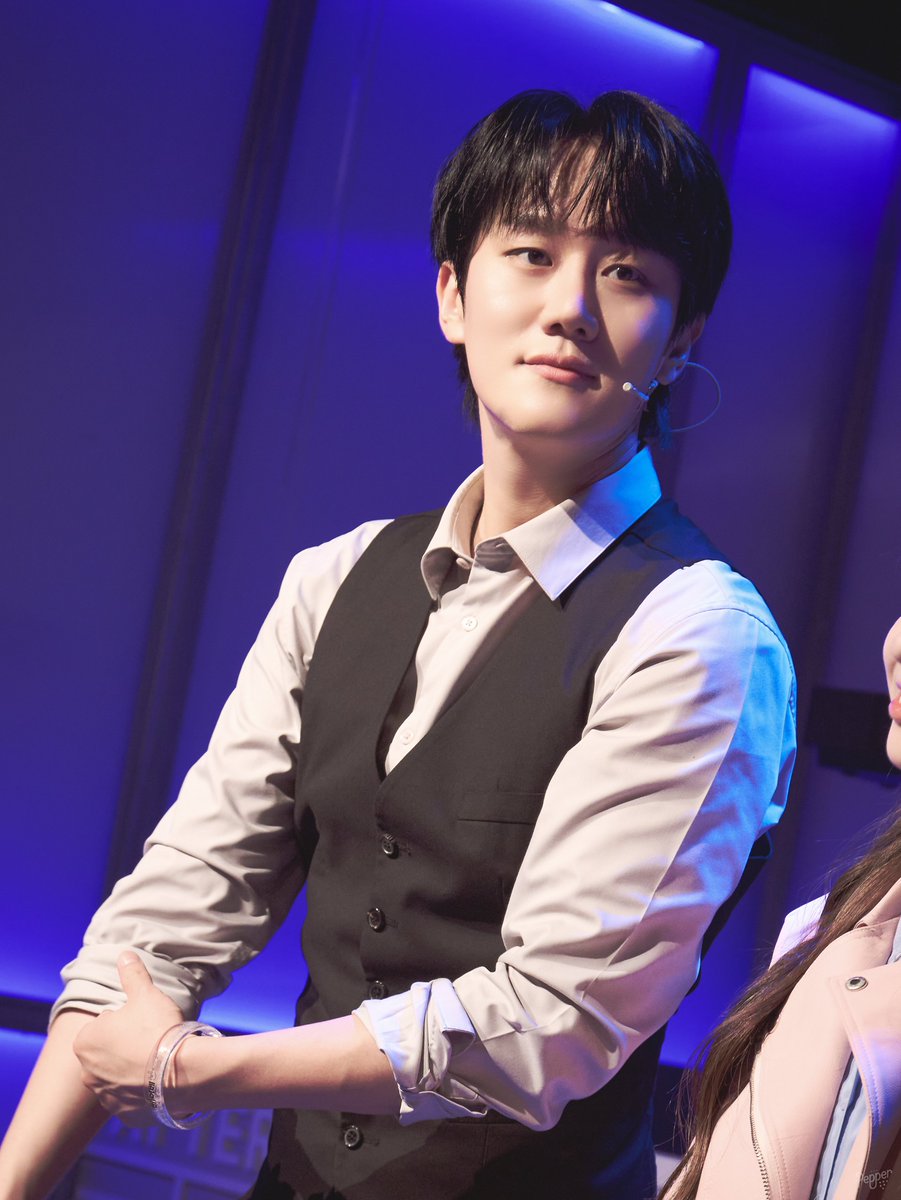 pepper__pic's tweet photo. 260620 6시 퇴근 낮 앵콜

윤지석 #김찰리 https://t.co/9CbKZDB4ul