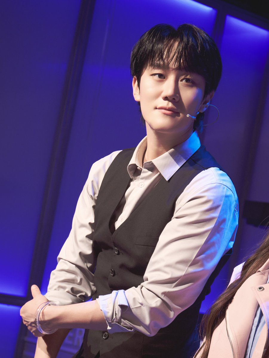 pepper__pic's tweet photo. 260620 6시 퇴근 낮 앵콜

윤지석 #김찰리 https://t.co/9CbKZDB4ul