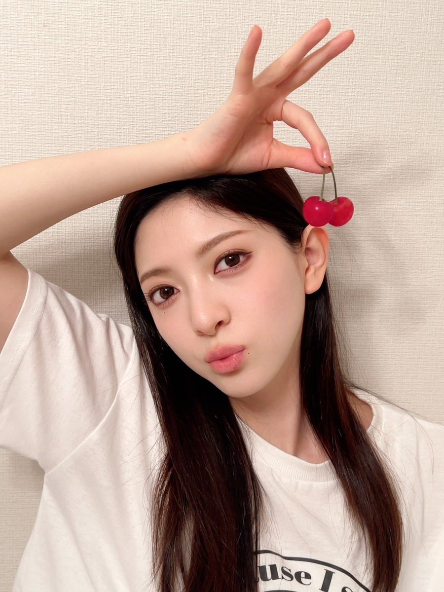 rico_sugahara's tweet photo. 大好きなさくらんぼの季節🍒♡♡
私の地元 聖籠町よりさくらんぼが届きました〜！
今年のさくらんぼも果肉が厚くて甘さと酸味がベストバランスでとっても美味しい！🍒✨✨
さくらんぼ農園の皆様の愛情を感じます💫✨

聖籠町の真っ赤な宝石をぜひ皆様も食べてみてください🍒🍒

#新潟県
#聖籠町
#さくらんぼ
#さくらんぼ農園