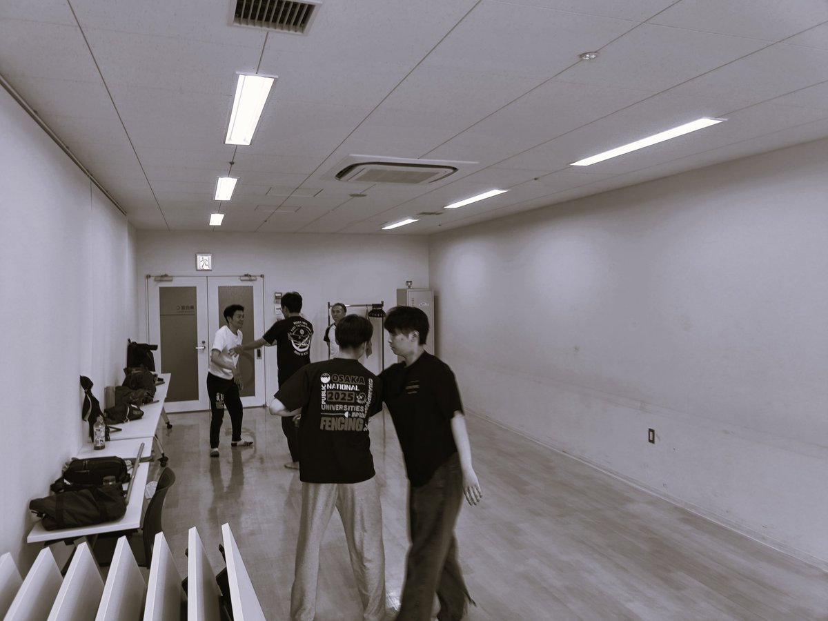 systemaSAPPORO's tweet photo. 本日は６名で昼トレ。
ストライクやテイクダウンなど、いつもより格闘系のメニューを中心に行いました。
パートナーを変えながら、呼吸、リラックス、動き続けることを意識しました。
ご参加のみなさまありがとうございました。
#システマ #武術 #札幌 #呼吸 #リラックス #姿勢 #動き続ける https://t.co/XstwrQ4XPT