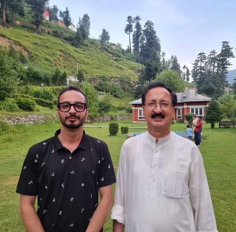 natnoosarshad's tweet photo. My first hero, forever in my heart. ❤️
Happy Father's Day, Abbu.
Allah Ta'ala aap ki darajaat buland farmaye. Aameen. 🤲 https://t.co/VksHh6a1Pp