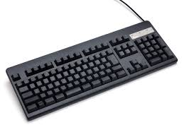 at_mtfm's tweet photo. リアフォのこのキーボード7年使ってるんだけど、ホームポジション全く身についてない人だから一回文字ミスるとどこに何があるかわからなくなってキー見るんだけど黒x黒だからマジで見えなくてずっと買い替え考えてる。「ー」押すときとか南無三って思いながら押して二回に一回は「＾」でて萎える https://t.co/rcaRF7S0k2