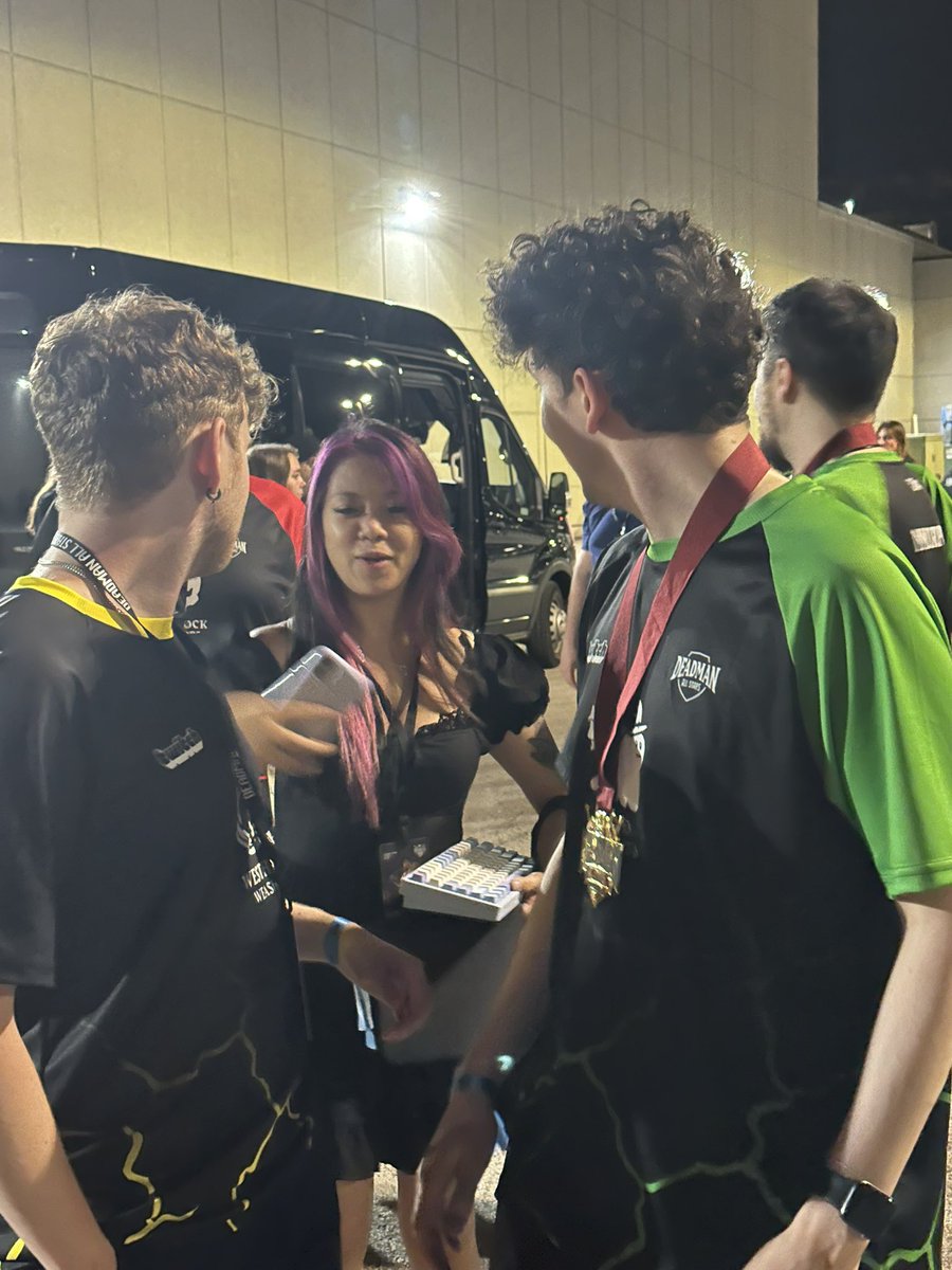 Rune_With_It's tweet photo. @valliebears Spotted! https://t.co/hCsYJyUKpT