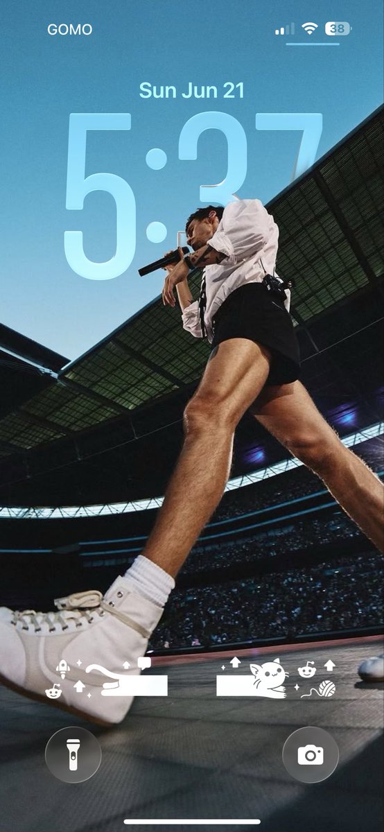 adoresnflwr's tweet photo. it looks so cool as my lockscreen https://t.co/k1XTjQqHb8