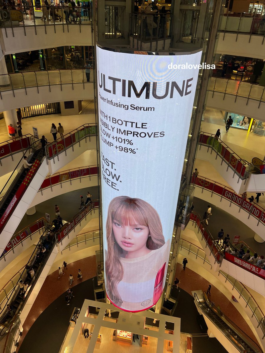 Doralovelisa's tweet photo. แล้วแอดที่เซนเวิลเริ่ดอลังการมาก 

#LISAwithULTIMUNE #LISAxSHISEIDO #ULTIMUNESTUDIOatCENTRALWORLD #ShiseidoThailand #centralwOrld https://t.co/r8xzoaLRHv