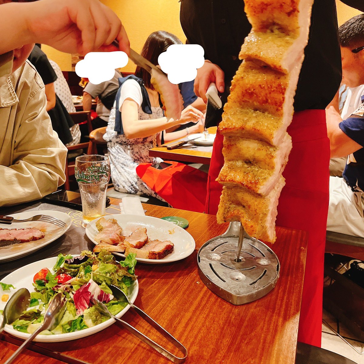 akakotaaaa's tweet photo. 昨日の飲み会はシュラスコで肉たくさん食べた https://t.co/XVGgsIk21Z