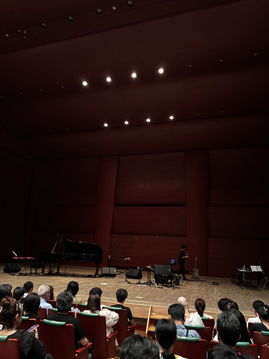 mm_pon's tweet photo. 坂東市民音楽ホールでマーティ・フリードマンPlays Piazzola And More Concert Hall。エスニック街道至近でタンゴが聴けるなんて素敵。 https://t.co/JIMtSbS8wh