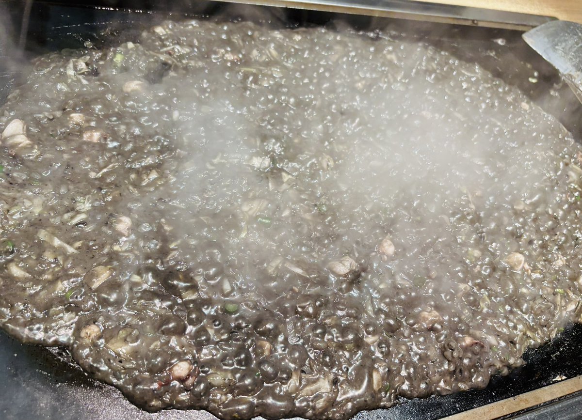 SANA_Aloha's tweet photo. 昨日、月島でもんじゃ焼きを頂きました。いか墨もんじゃと明太子餅もんじゃの後、デザートにあんこ巻きを。旧友と久しぶりの月島を楽しめました。 https://t.co/4XeVcnCgx2
