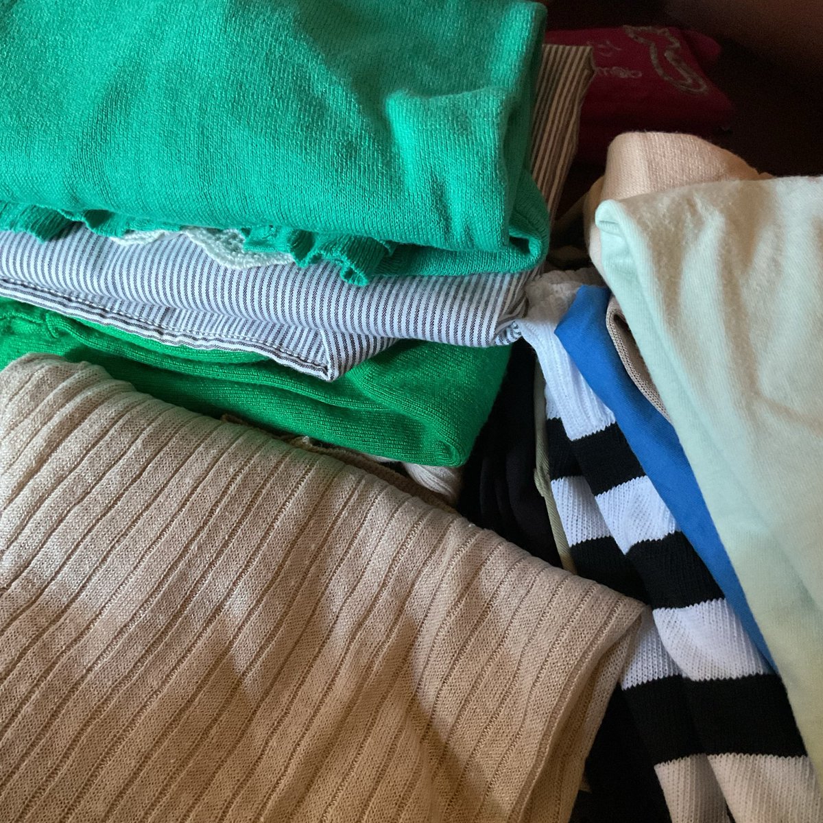 orphiixs's tweet photo. WANT TO SELL🛒 | preloved baju, celana, dan cardigan https://t.co/R13U1hCkNB