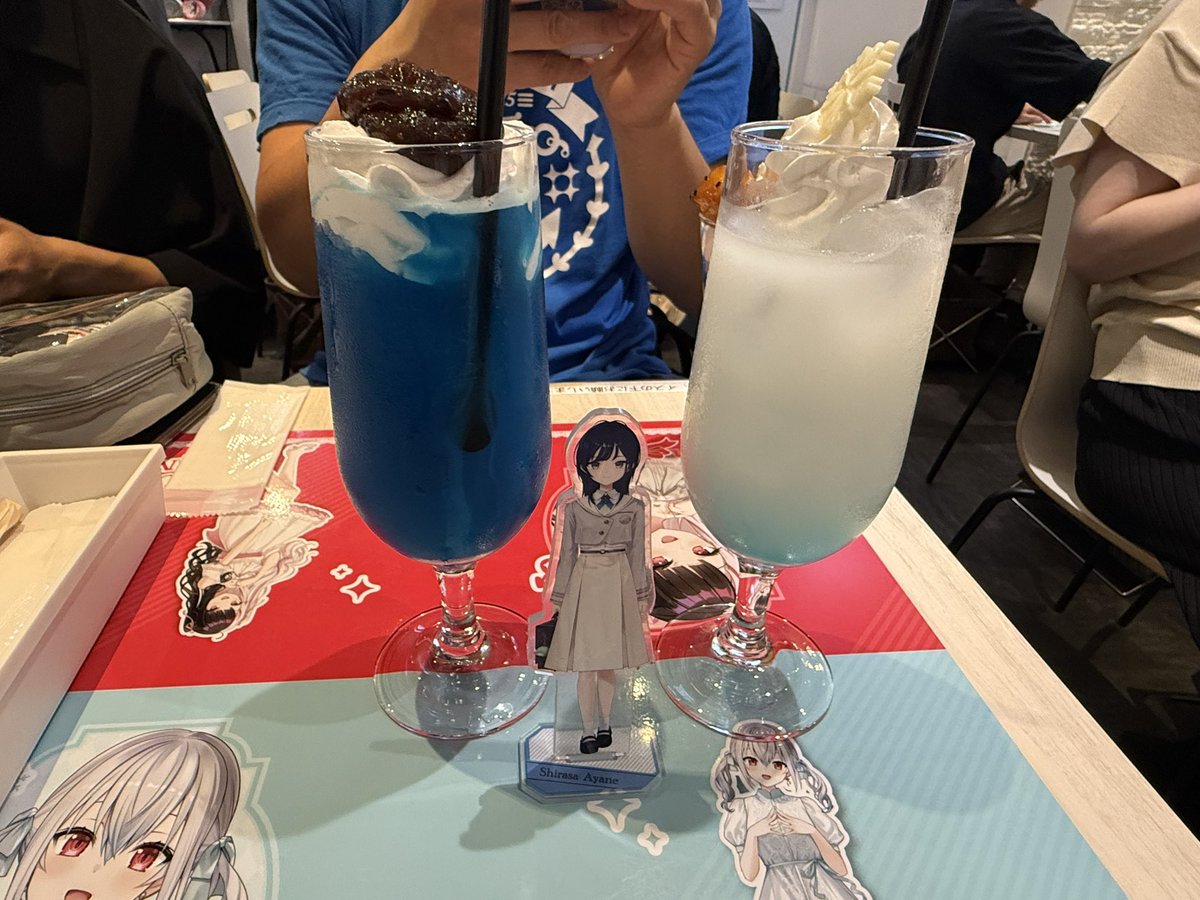 kiz4ml's tweet photo. コラボカフェ来た！！
しらす色💙🤍 https://t.co/xNHJsgI4w5