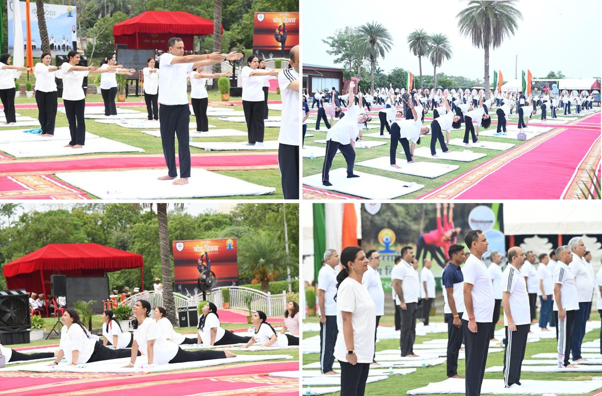 BSF_India's tweet photo. अंतरराष्ट्रीय योग दिवस 2026
       
             “योगश्चित्तवृत्तिनिरोध”

अंतरराष्ट्रीय योग दिवस के अवसर पर सीमा सुरक्षा बल के सभी सीमांत क्षेत्रों, प्रशिक्षण संस्थानों एवं कार्यस्थलों पर व्यापक योग कार्यक्रमों का आयोजन किया गया। 

इस वर्ष के विषय “स्वस्थ आयु के लिए योग” (Yoga for Successful Aging) के प्रति अपनी प्रतिबद्धता को दुहराते हुए, सीमा सुरक्षा बल परिवार के सदस्यों ने कार्यक्रमों में उत्साहपूर्वक भाग लेकर योग के माध्यम से शारीरिक सुदृढ़ता, मानसिक एकाग्रता एवं आंतरिक संतुलन का संदेश दिया।

बल मुख्यालय में आयोजित मुख्य कार्यक्रम में महानिदेशक, सीमा सुरक्षा बल श्री प्रवीण कुमार के नेतृत्व में सीमा प्रहरियों ने सामूहिक योगाभ्यास किया। इस अवसर पर ‘बावा’ अध्यक्षा श्रीमती ऋचा झा तथा अन्य बावा सदस्यों की भी महत्वपूर्ण सहभागिता रही।

देश की सीमाओं पर दुर्गम एवं चुनौतीपूर्ण परिस्थितियों में राष्ट्र की सुरक्षा हेतु निरंतर तत्पर सीमा प्रहरी योग को अपनी दैनिक दिनचर्या का हिस्सा बनाकर स्वस्थ तन, सजग मन एवं अटूट संकल्प के साथ अपने कर्तव्यों का निर्वहन कर रहे हैं।

प्राचीन योग परंपरा को आत्मसात करते हुए सीमा सुरक्षा बल कार्मिक न केवल स्वयं को शारीरिक एवं मानसिक रूप से सशक्त बना रहे हैं, बल्कि राष्ट्र निर्माण एवं जनकल्याण के प्रति अपनी प्रतिबद्धता को और भी सुदृढ़ कर रहे हैं।