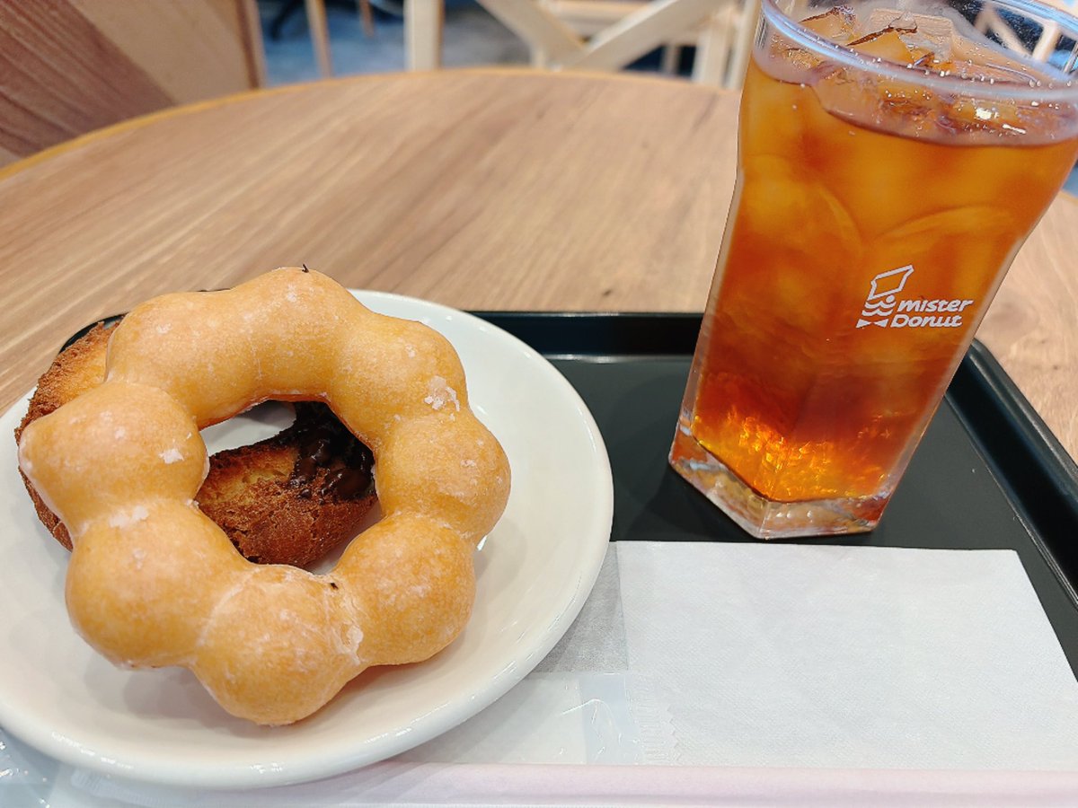 1ca1Ny's tweet photo. 休みだけどちょっと仕事したからご褒美🍩安定のポンデリングとオールドファッション！もっちゅりんに出会える日は来るのか？笑 https://t.co/pdsH9ei00C