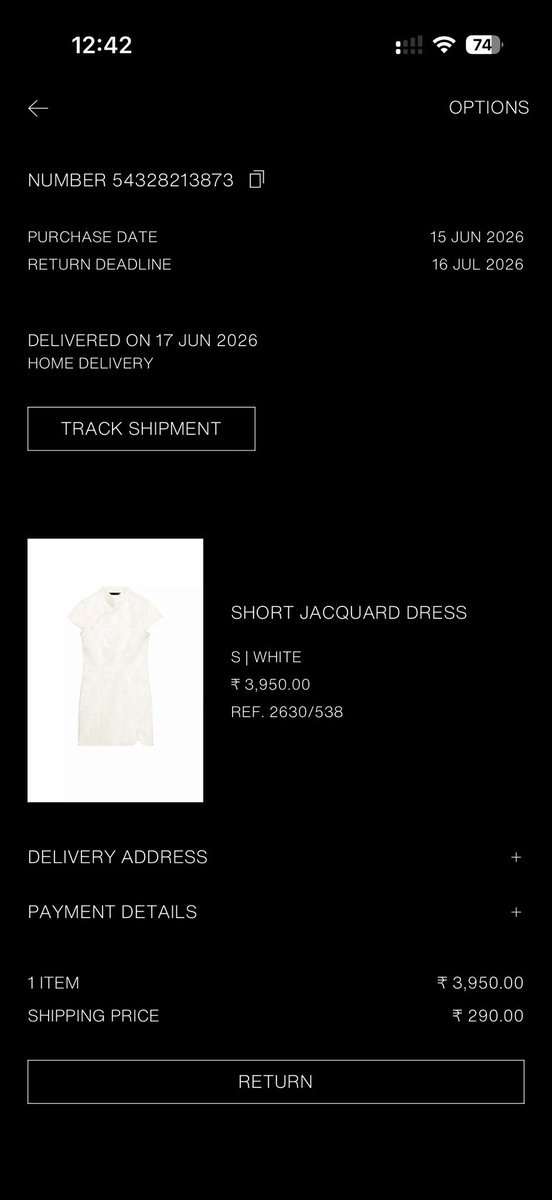 priyantique's tweet photo. @ZARA I’ve received a dress without button - I need an exchange in the same size but I can’t select same size in your app - help me out here please or take this back (im not paying ₹100 for return since its your fault) https://t.co/uPNkR4hWwa