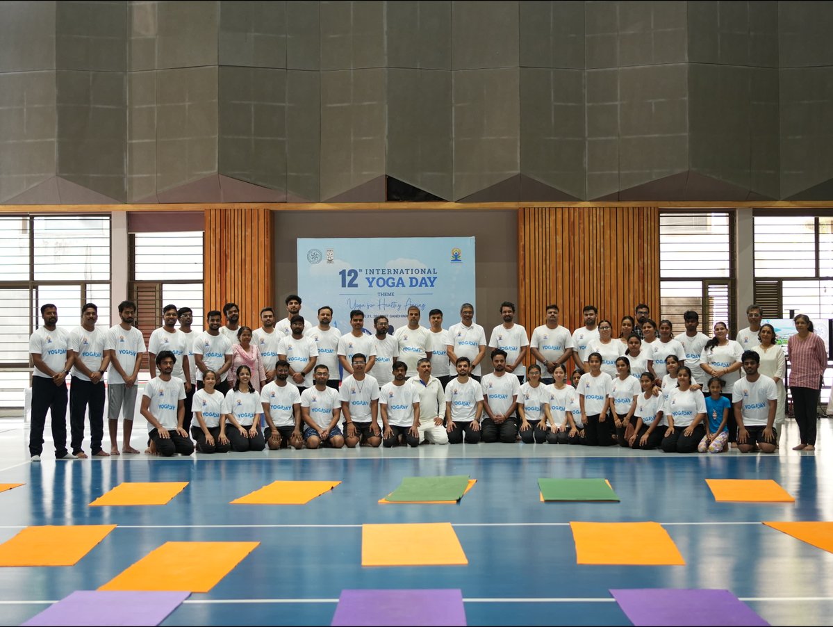 iitgn's tweet photo. 𝐂𝐞𝐥𝐞𝐛𝐫𝐚𝐭𝐢𝐧𝐠 𝐖𝐞𝐥𝐥𝐧𝐞𝐬𝐬 𝐓𝐡𝐫𝐨𝐮𝐠𝐡 𝐘𝐨𝐠𝐚

𝐈𝐈𝐓𝐆𝐍 community came together to celebrate the 𝟏𝟐𝐭𝐡 𝐈𝐧𝐭𝐞𝐫𝐧𝐚𝐭𝐢𝐨𝐧𝐚𝐥 𝐃𝐚𝐲 𝐨𝐟 𝐘𝐨𝐠𝐚 𝟐𝟎𝟐𝟔 under the theme 𝐘𝐨𝐠𝐚 𝐟𝐨𝐫 𝐇𝐞𝐚𝐥𝐭𝐡𝐲 𝐀𝐠𝐞𝐢𝐧𝐠.

The programme featured the Common Yoga Protocol, a special yoga demonstration prepared through a 20-day workshop, and enthusiastic participation from students, faculty, staff, and community members. The celebration highlighted the importance of yoga in promoting physical fitness, mental well-being, and holistic health.

#InternationalDayOfYoga2026 #YogaDay2026 #YogaForHealthyAgeing #IITGN #Wellness #HolisticHealth #HealthyLiving #YogaForAll #MinistryOfAYUSH