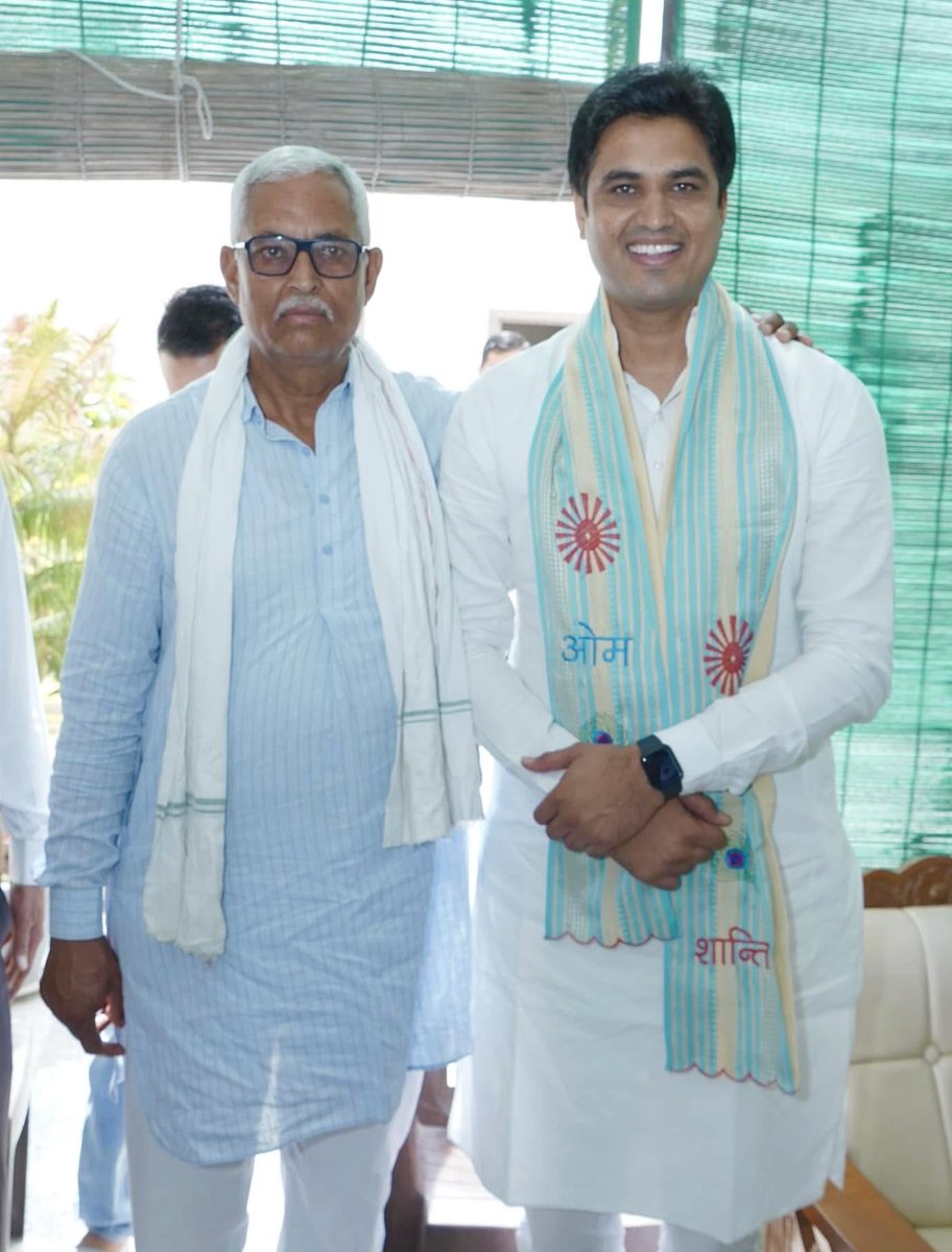 DrVikasAjmer's tweet photo. My best wishes on the occasion of #FathersDay  
A father is a guiding light who always shows his children the right path… Let’s celebrate the spirit of #Fatherhood.... #HappyFathersDay https://t.co/tKRqUvIYoS
