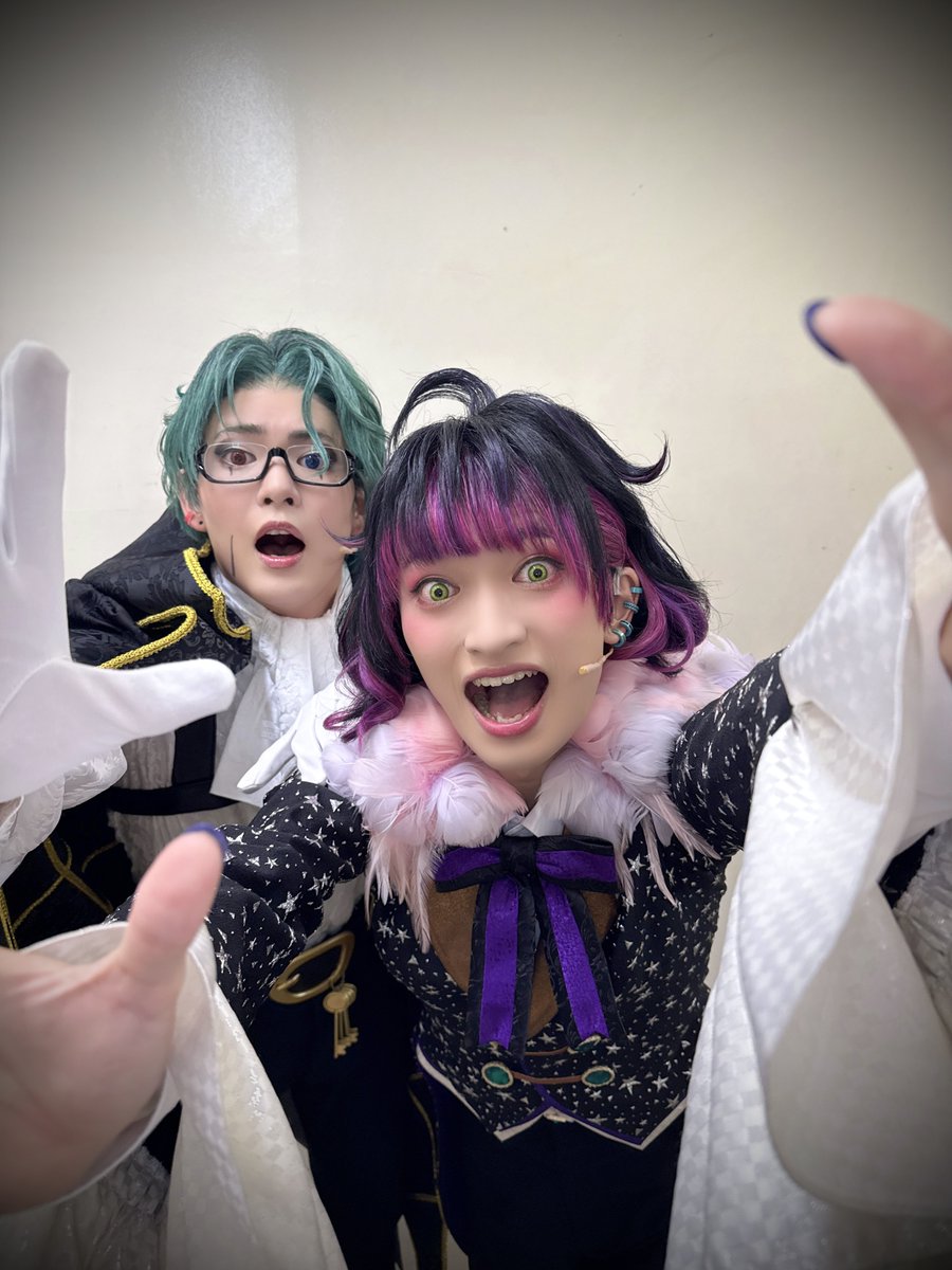 hiroki_ishibash's tweet photo. Butlers’ 歌劇『悪魔執事と黒い猫』
～天使が来たりし古の塔編～
千穐楽。誠にありがとうございました！

全22公演、ラムリくんと、
そして主様と過ごせて本当に幸せでした。

愛情溢れる３階執事💫
ルカス様と！！！あとナック。

#あくステ https://t.co/9ZIWsUm9u0