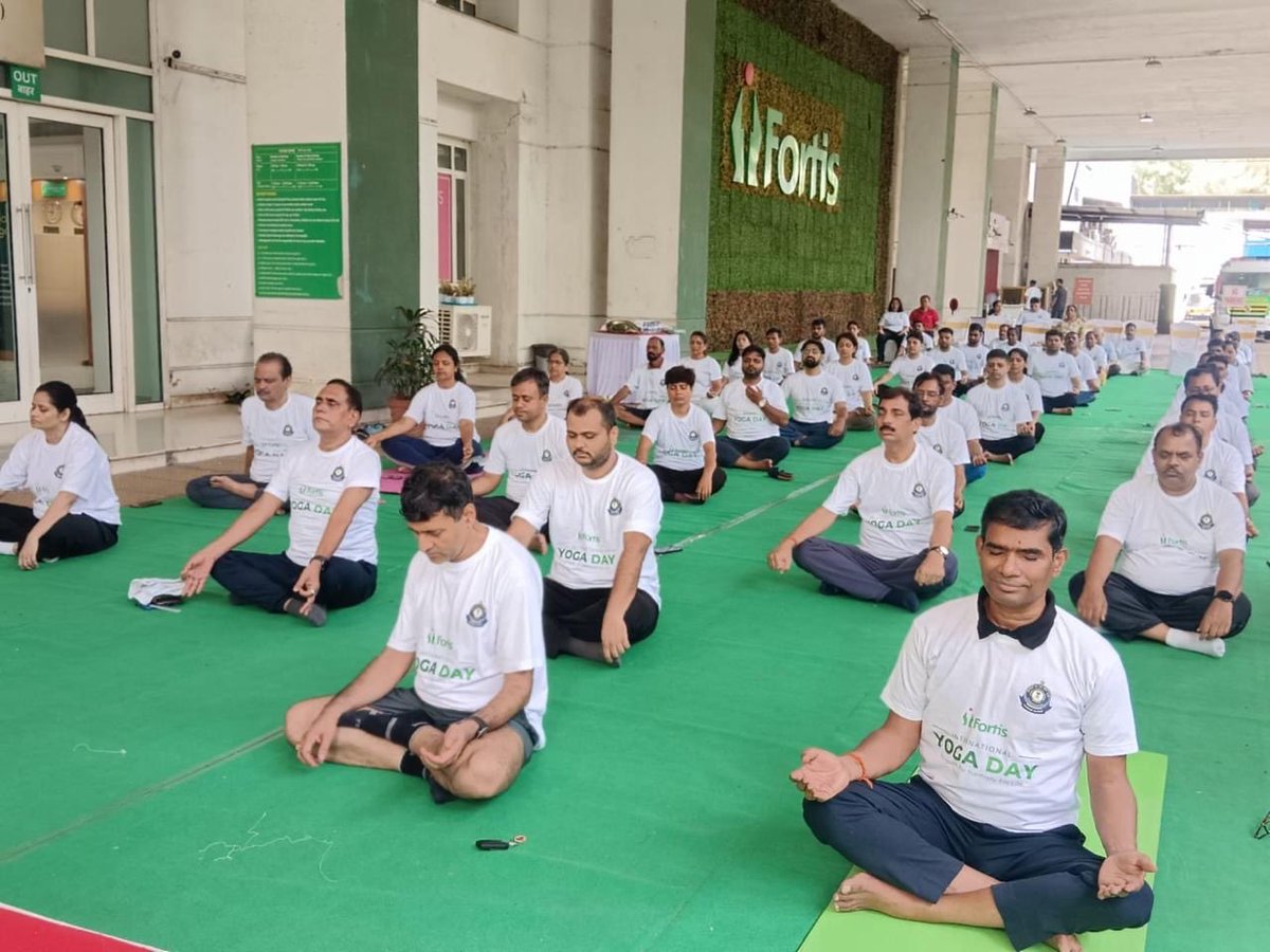 cgstraigadaudit's tweet photo. International Yoga Day celebrated by Raigad Audit in collaboration with Fortis Hospital.
A refreshing session focused on mindfulness, flexibility, and well-being, reminding us of the importance of balancing work and health. https://t.co/INkMKI2Woe