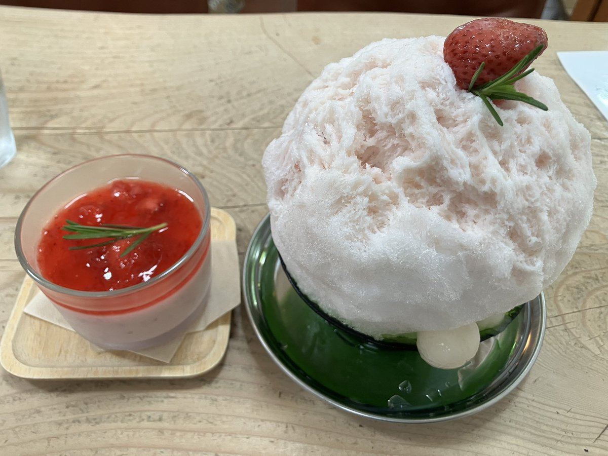Vrx2I8's tweet photo. 代表が勝ったので、今日は、いちごのババロアも追加🍓
#いちご日和
#ゴーラー https://t.co/1PsncFOR22