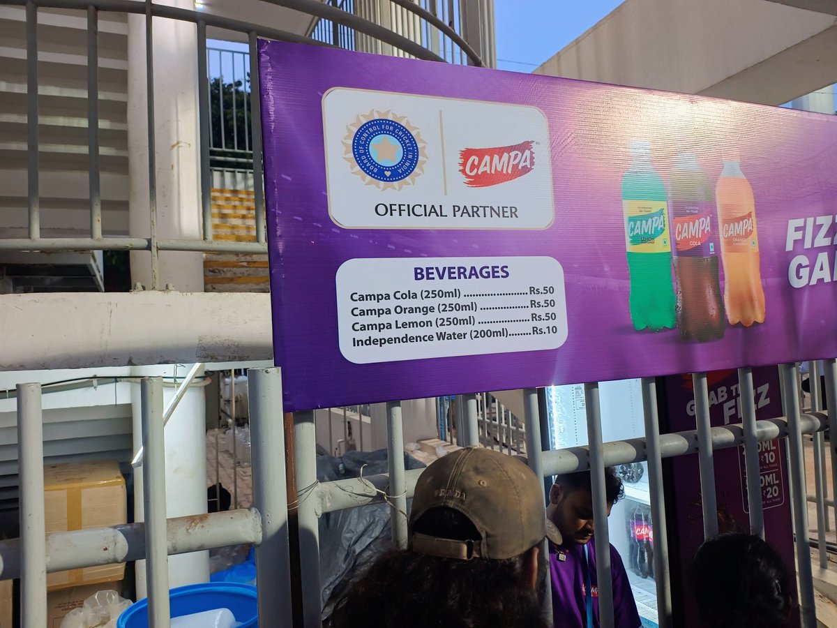 GopiStm's tweet photo. @MohanSelvan1 @TNCACricket Forget campa, F stand la we have to pay ₹10 for a cup of water. Free water was over very soon after first innings https://t.co/9qELTcHNMi