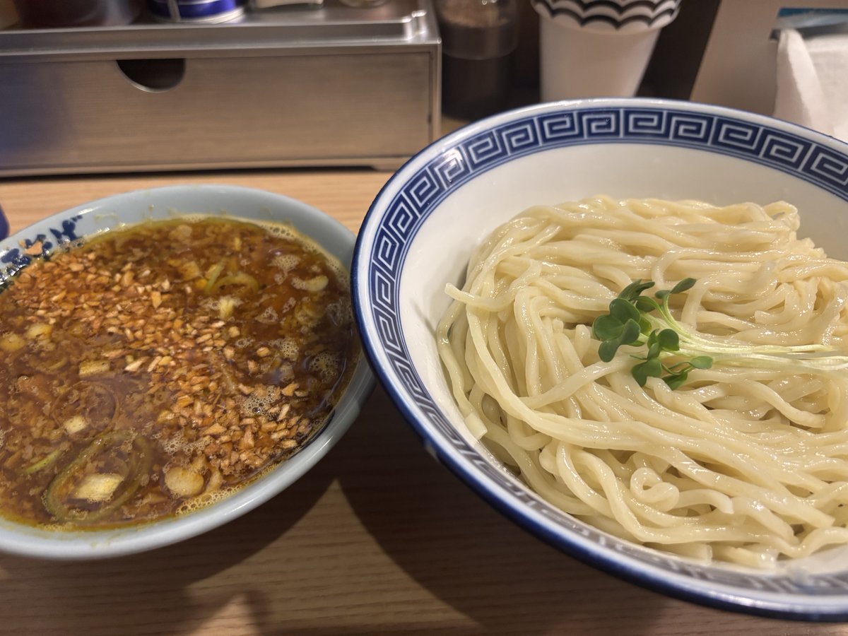 Ink_Hrys74's tweet photo. 煮干そば 流。@十条
限定十條カレー煮干そば（別盛り）＆チーズ追いめしハーフ
つけ麺の時は麺をいっぱい食べたいので中盛にして、その分追いめしを自重してハーフに
つけ麺だけでも美味しいのに、つけ汁とご飯の量が絶妙で今回も大満足☺️ https://t.co/oNRyhQFIZn