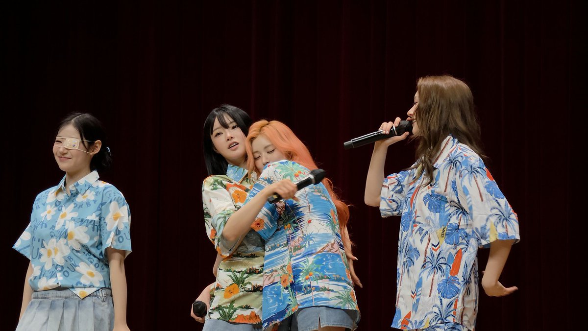 LSsokssok's tweet photo. 260621 위드뮤 팬싸
핖티표 바캉스룩!!
#FIFTYFIFTY #피프티피프티 https://t.co/WUXxEw85T9