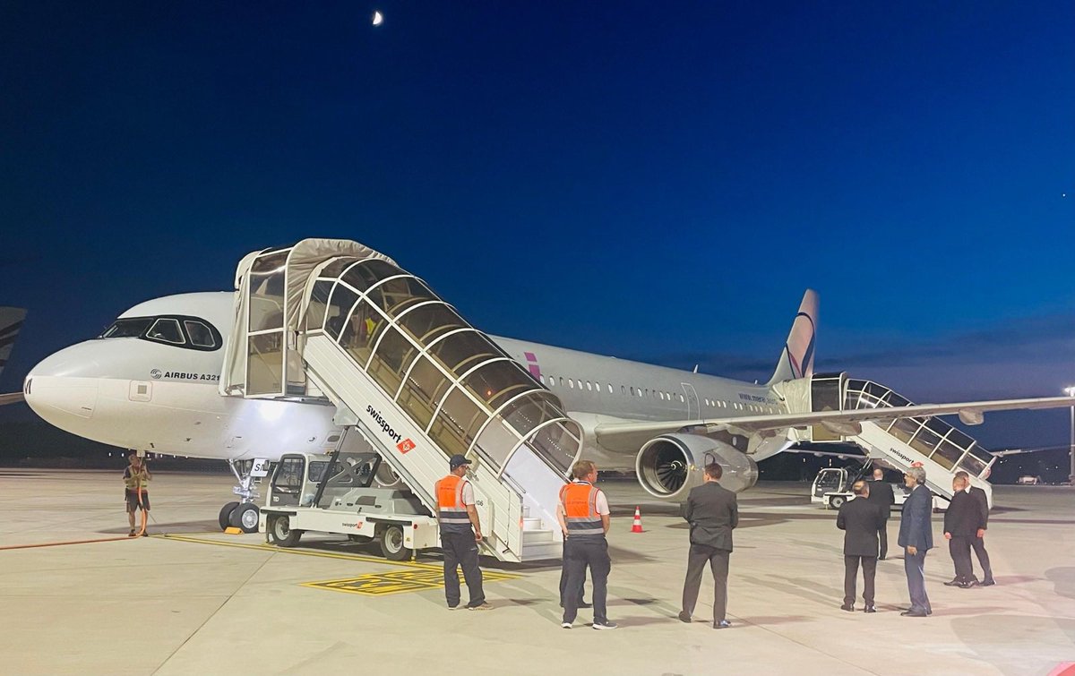 jamil_aimen's tweet photo. 🚨 UPDATE

The Iranian delegation has arrived in Switzerland and is proceeding to Bürgenstock as part of the ongoing implementation of the Memorandum of Understanding (MoU) between the United States and Iran.

The visit marks the next phase of diplomatic engagements aimed at advancing the agreed framework and supporting continued dialogue between the two sides. 🇮🇷🇺🇸🇨🇭