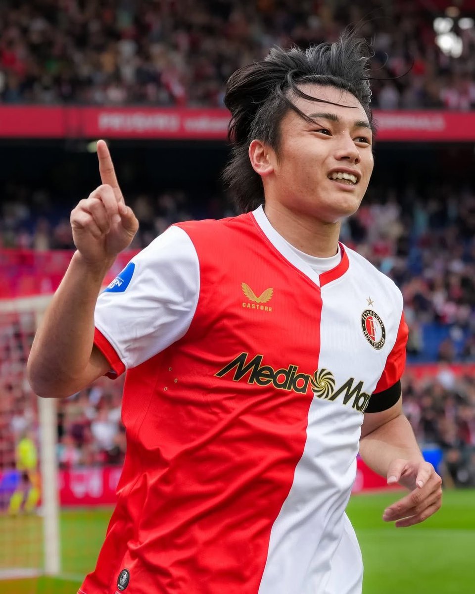 fffranbtw's tweet photo. Ueda no es menos que Julián Álvarez. Si fuera argentino y jugara con los compañeros que tiene Julián, hoy lo estarían poniendo en el top 10 del mundo. Pero como es japonés, nadie está listo para esa charla. 🇯🇵🐐 https://t.co/nNOB2zr0uv