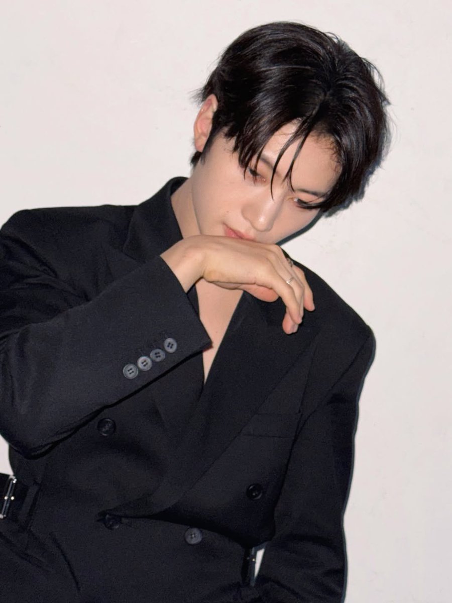 ZB1_MATTHEW's tweet photo. 🙃

#ZEROBASEONE #ZB1 #제로베이스원
#SEOKMATTHEW #석매튜 #ソクマシュー #石友铉 #missme? https://t.co/0xg8OmxWHg