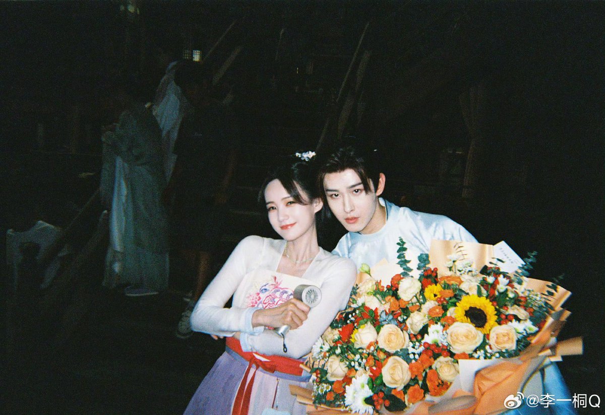 NavyAnkhc's tweet photo. พี่สาวกับเร้ก ฮื่อออ แอบอยากให้เร้กปล่อยเซ็ทน้องเจี้ยงมาหน่อย อยากเซฟรูปเจ้ากาต่ายขาวแบบอฟช https://t.co/U6NSZIQxO8