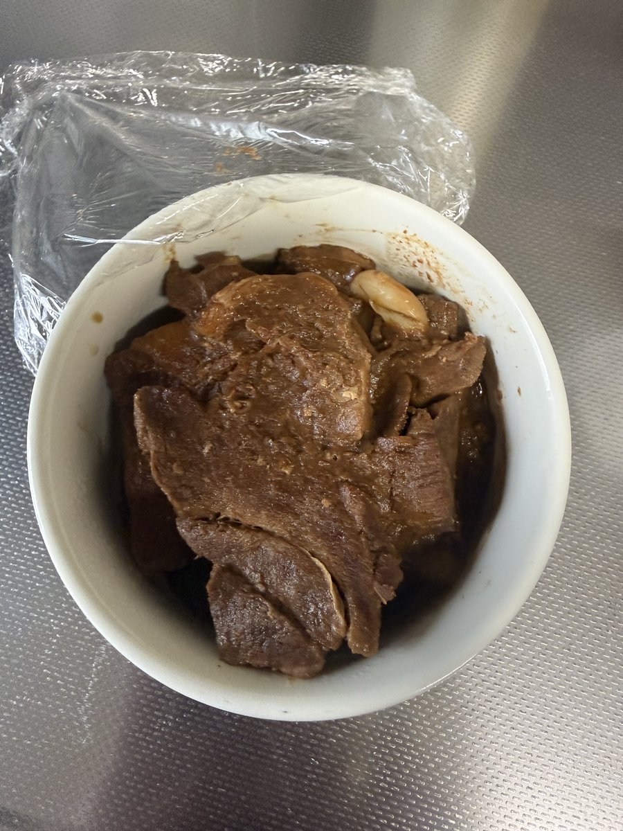 blackwindow_spi's tweet photo. りーがん君の親父さんが味噌煮込みにした猪肉 https://t.co/QJLm5nu9Ek