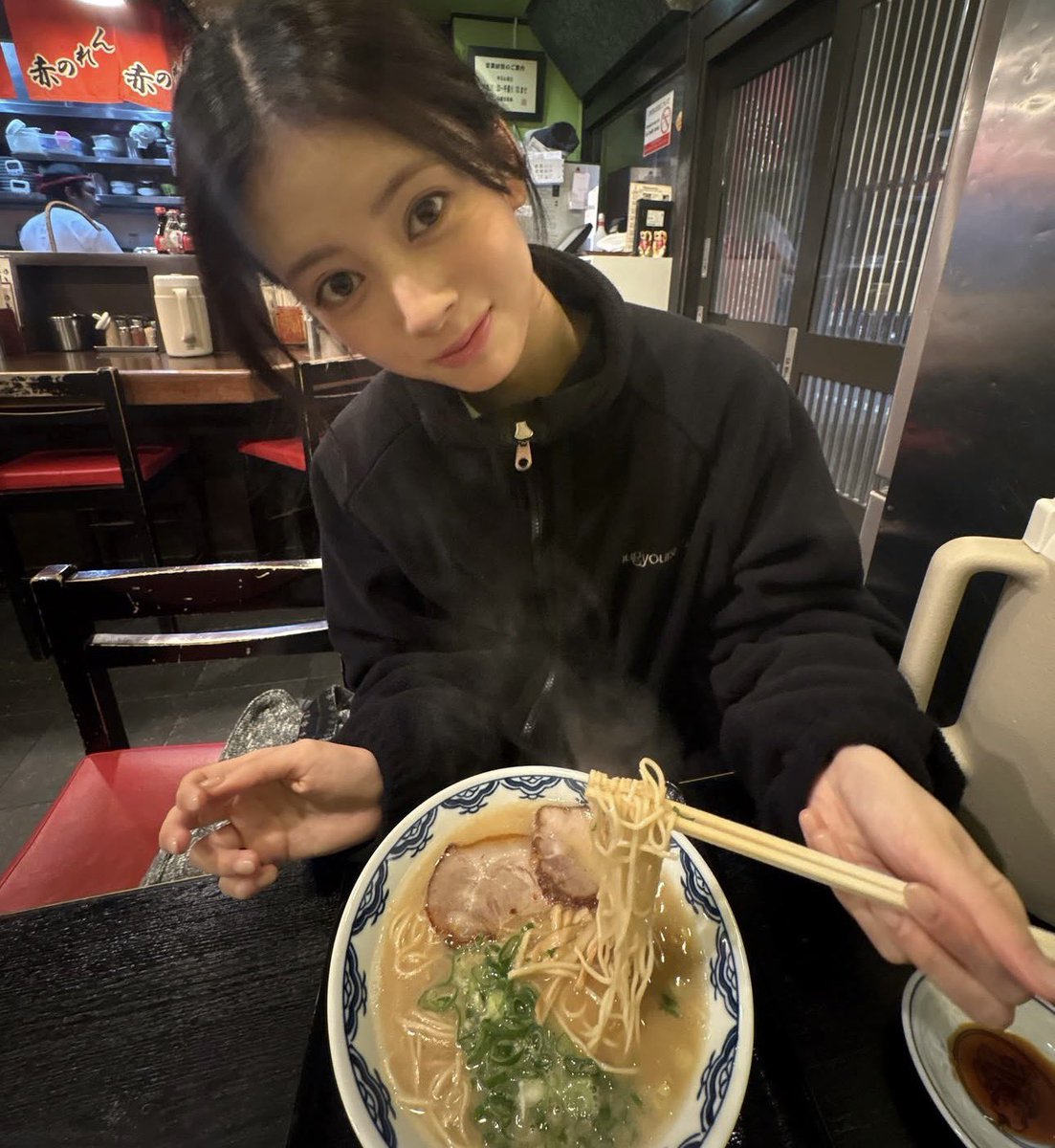 Smile_WithU_'s tweet photo. やっぱり食事制限とか色々厳しいと思うけど…
NiziUにはお腹いっぱい美味しいご飯を食べてほしい！

9人が幸せそうに食べる姿はWithUとしても嬉しいもんね！✨
#NiziU  #WithU #NiziU好きな人と繋がりたい https://t.co/t2t7ER6FZi