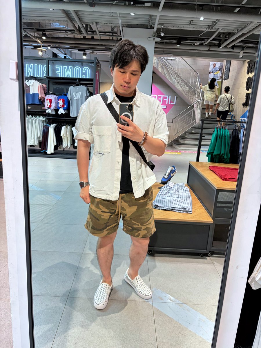 Chun27359220's tweet photo. 有肌肉線��的小腿會很性感
即使不穿襪也好看
路上看到的時候很愛多看兩眼
練腿時候我都會針對小腿練一下
現在逐漸有我想要的樣子了~
有人也喜歡小腿嗎？ https://t.co/fKPAeaTXgT