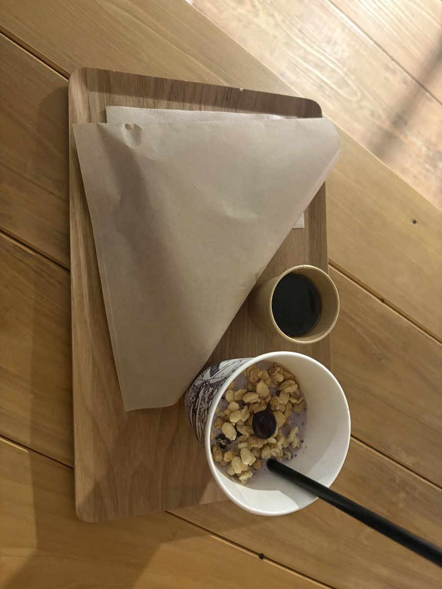 te_0218_'s tweet photo. アメコのコーヒーセミナーin名古屋店☕️

家で淹れてもどうしてもアメコで飲むABの味にならなかったけめちゃくちゃわかりやすけ教えていただいたから
家に帰ったら早速実践する👍
試飲試食、お土産もたくさんありがとうございました☕️🥪
癖の強いアンケートも面白かったです🤣
@amazingcoffee__ https://t.co/d1Fhce6NKf