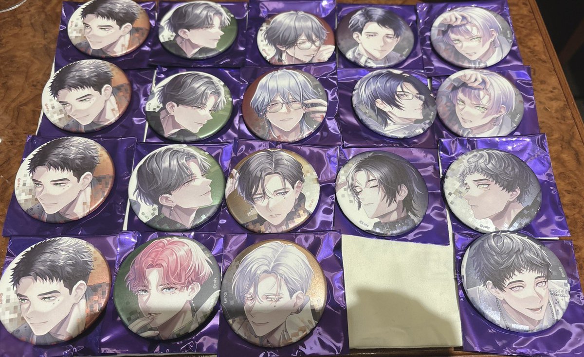h__cchi05's tweet photo. 【交換】ブレマイ マルイ 2周年 缶バッジ

譲)新開黒4、相沢白1/黒3 、在間白1/黒1、祠堂白1/黒1、立科白1、節見白1/黒1、麻波白2、神家白1/黒1

求)御門白6/黒5、恩田白1＞恩田白1、新名白1

・恩田白1含む方優先
・本日なんば付近手渡しのみ

検索からでもお気軽にお声掛けください🌸 https://t.co/1MkGUK91we