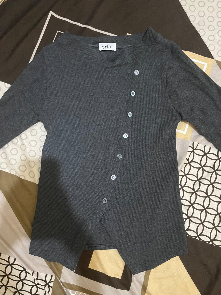 awoloy's tweet photo. march top orlo 30k
cardigan shopinkae 65k
boyfriend jeans 50k
shoulder top 30k https://t.co/fRNdE2XSZh
