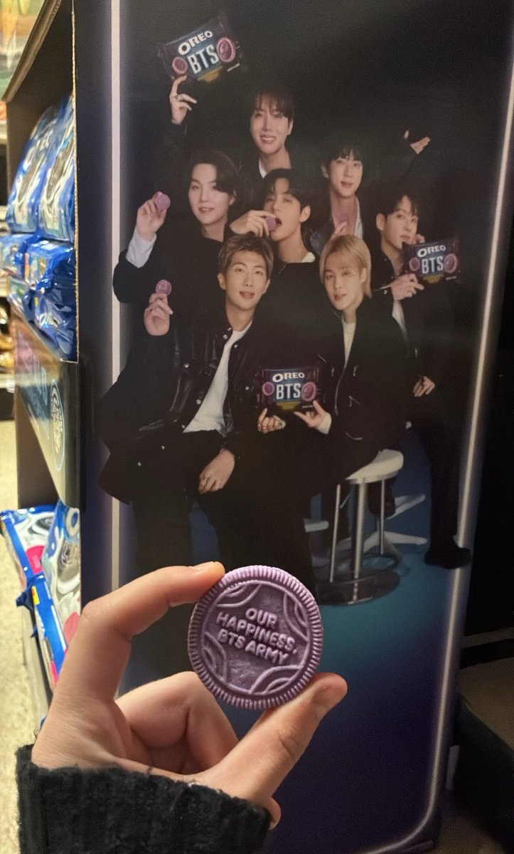 miiserabilia's tweet photo. the store i work overnights for has only sold like 10 packs of boreos where are yalllll https://t.co/puUOx2KRyJ